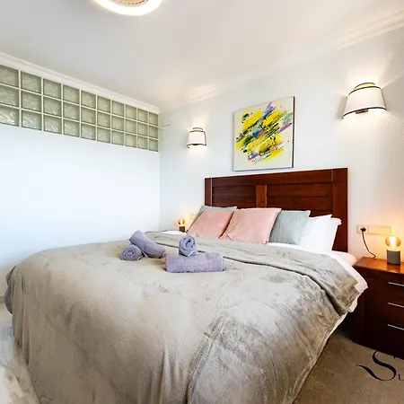 Apartment Marvelous Views, Pools, Steps To The Beach!