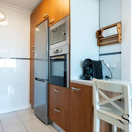 Marvelous Views, Pools, Steps To The Beach! Apartment