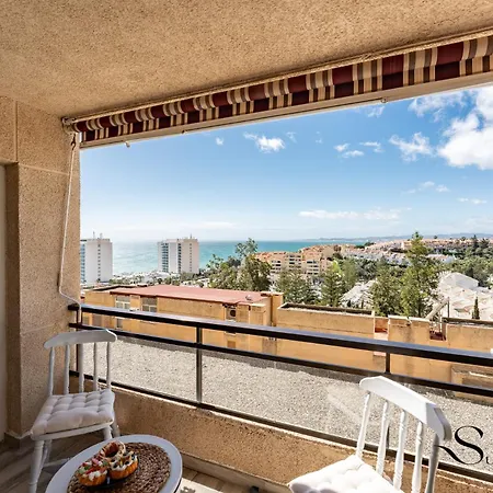 Apartment Marvelous Views, Pools, Steps To The Beach!