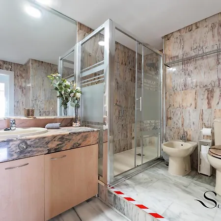 Apartment Marvelous Views, Pools, Steps To The Beach! *