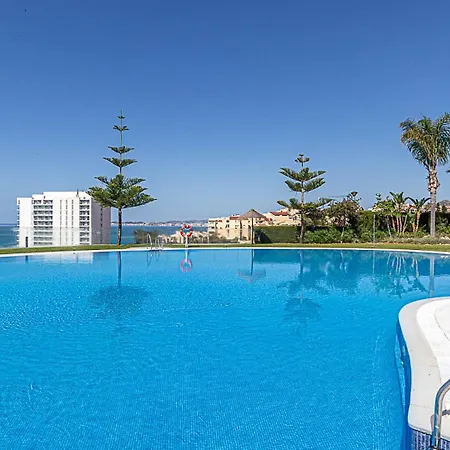 Apartment Marvelous Views, Pools, Steps To The Beach!