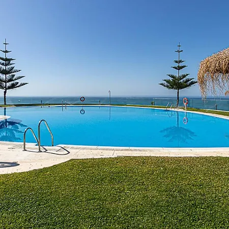 Marvelous Views, Pools, Steps To The Beach!